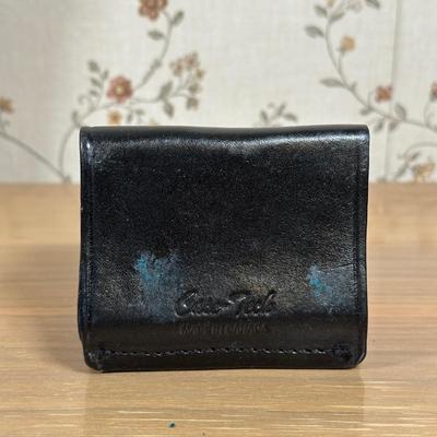 LOT 123Y: Leather Gun & Speedloader Holsters