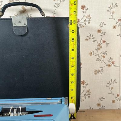LOT 124Y: Vintage Royal Parade Blue Portable Typewriter