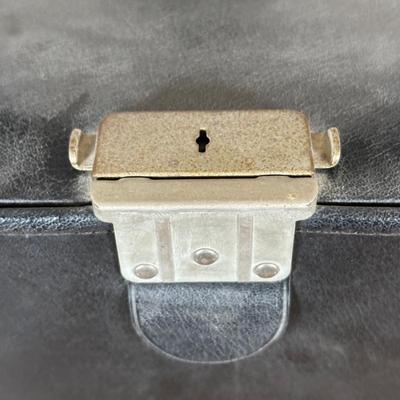 LOT 124Y: Vintage Royal Parade Blue Portable Typewriter