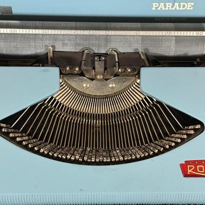 LOT 124Y: Vintage Royal Parade Blue Portable Typewriter