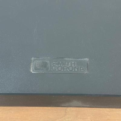 LOT 125Y: Smith Corona Deville 80 Typewriter