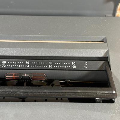 LOT 125Y: Smith Corona Deville 80 Typewriter