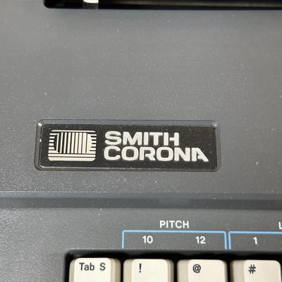 LOT 125Y: Smith Corona Deville 80 Typewriter