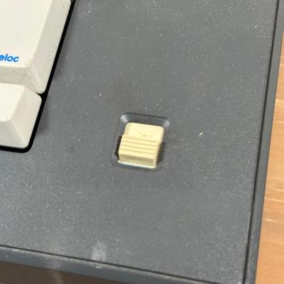 LOT 125Y: Smith Corona Deville 80 Typewriter