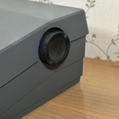 LOT 125Y: Smith Corona Deville 80 Typewriter