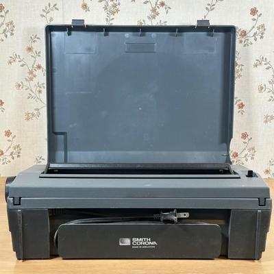 LOT 125Y: Smith Corona Deville 80 Typewriter