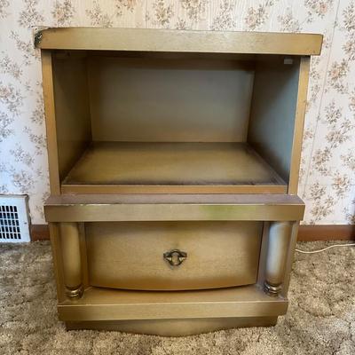 LOT 127Z: J.B. Van Sciver Co Night Stand