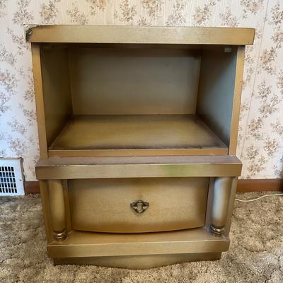 LOT 127Z: J.B. Van Sciver Co Night Stand