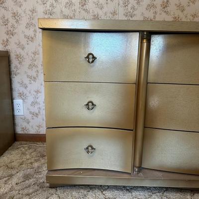 LOT 128Z: J.B. Van Sciver Co Dresser
