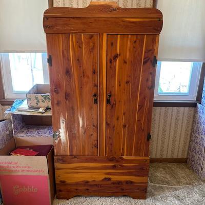 LOT 130Z: Cedar Master Closet w/ Key