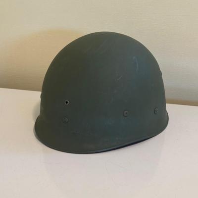 LOT:m 132L: Vintage Military Gear Collection (Possibly Norwegian Military)