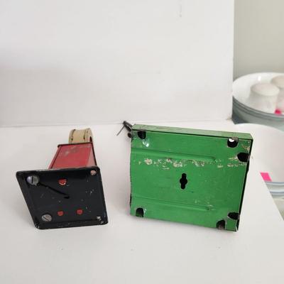 Lionel Automatic Crossing Gate & Railroad Crossing Light