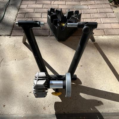 SARIS M2 INDOOR BICYCLE TRAINER
