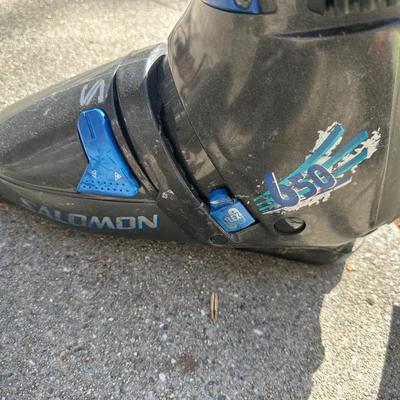 SALOMON 650 SKI BOOTS, ADULT HELMET AND NATIVE SKI GOGGLES