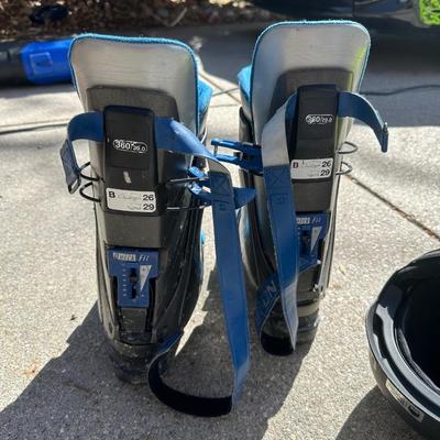 SALOMON 650 SKI BOOTS, ADULT HELMET AND NATIVE SKI GOGGLES