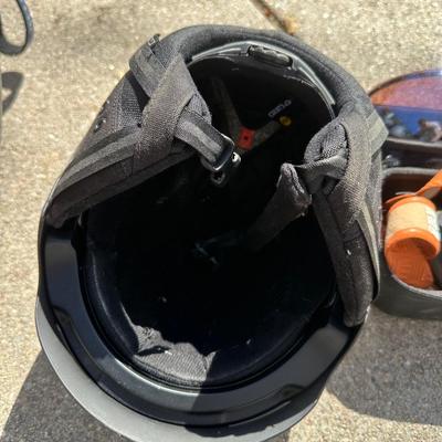 SALOMON 650 SKI BOOTS, ADULT HELMET AND NATIVE SKI GOGGLES