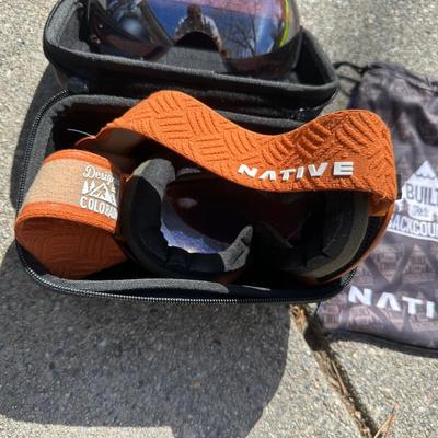 SALOMON 650 SKI BOOTS, ADULT HELMET AND NATIVE SKI GOGGLES