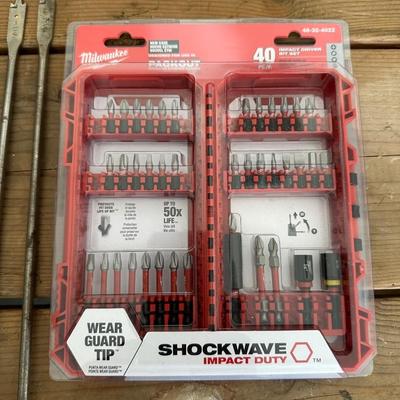 MILWAUKEE 40 DRIVER BIT SET AND LONG DRILL BITS