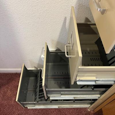 4 DRAWER METAL FILING CABINET