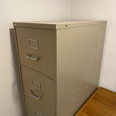 4 DRAWER METAL FILING CABINET
