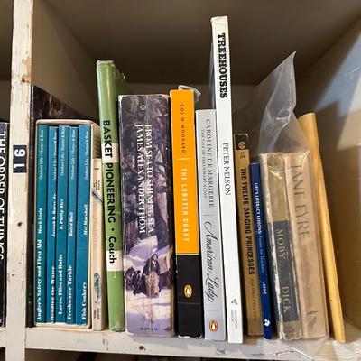 AN ASSORTMENT OF BOOKS (2)