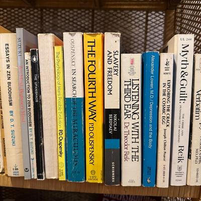 AN ASSORTMENT OF BOOKS (4)