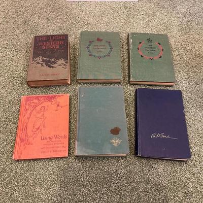 VINTAGE BOOKS