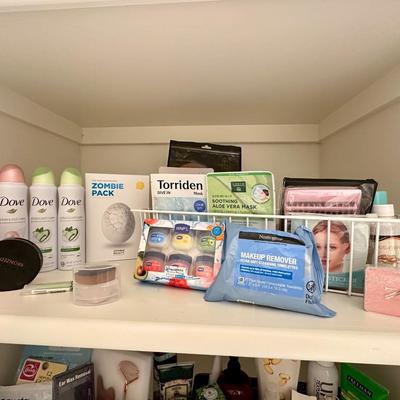 Master Bath - Personal Care Shelf Lot #1