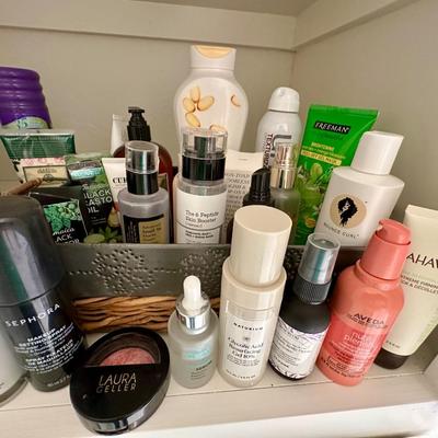 Master Bath - Personal Care Shelf Lot #3