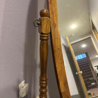 FREESTANDING ADJUSTABLE FULL LENGTH MIRROR