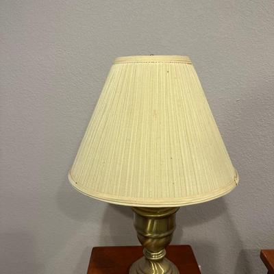 HALL RUNNER RUG, 2 STOOLS AND A TABLE LAMP