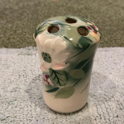 CERAMIC TOOTH BRUSH HOLDER & BATHROOM RUGS
