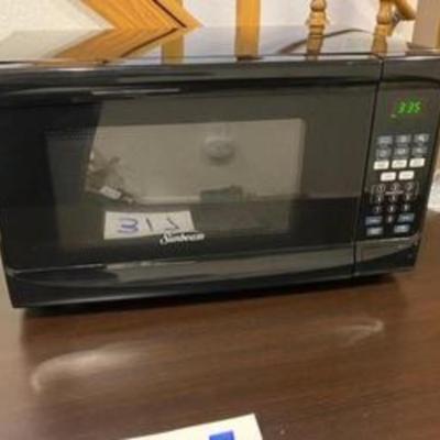 SMALL 700W SUNBEAM MICROWAVE