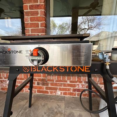 Outdoor - Back Patio - Blackstone Grill with accessories