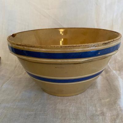 Yellowware #10 mixing bowl with blue and white stripes