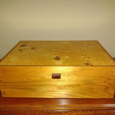 Hand Crafted Wooden Storage Box- Approx 11 1/4" x 7 1/2" x 3 3/4" Tall