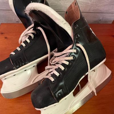 Aura 100 men’s hockey skates