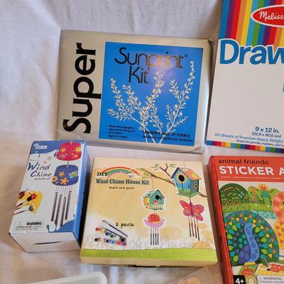 Kids Activities - Books, Crafts, Disney Toys & Much More (BD-EL)