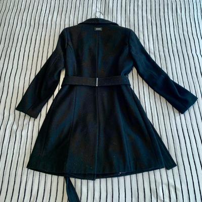 LOT 2 Z: 2 Calvin Klein Cinch Coats