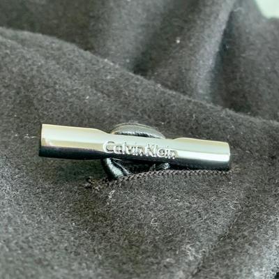 LOT 2 Z: 2 Calvin Klein Cinch Coats