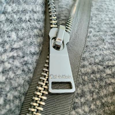 LOT 2 Z: 2 Calvin Klein Cinch Coats