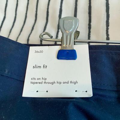 LOT 3S: Wool Blend Calvin Klein Sweater & NWT Men's Calvin Klein Pants