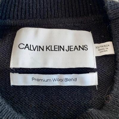 LOT 3S: Wool Blend Calvin Klein Sweater & NWT Men's Calvin Klein Pants