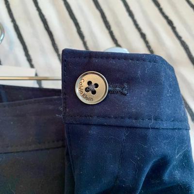 LOT 3S: Wool Blend Calvin Klein Sweater & NWT Men's Calvin Klein Pants