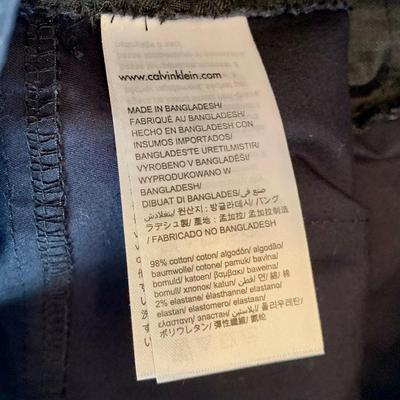 LOT 3S: Wool Blend Calvin Klein Sweater & NWT Men's Calvin Klein Pants