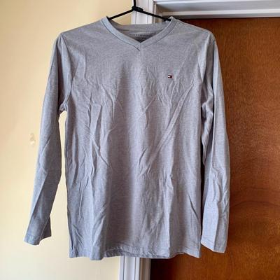 LOT 9 Z: Tommy Hilfiger Collection; Zip Up Hoodies & Long Sleeve Shirts