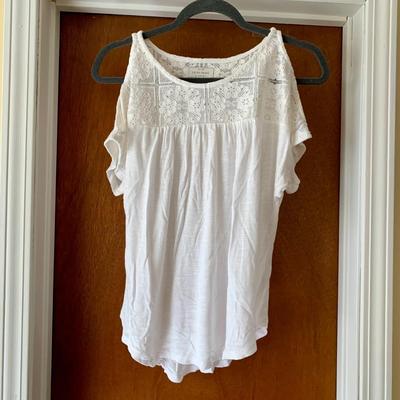 LOT 10 Z: Clothing Collection; Tommy Bahama, Jones New York, Lucy & Laurel, & Lucky Brand