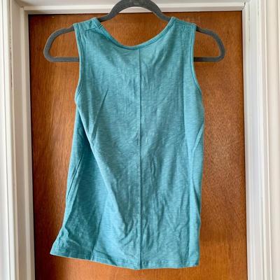 LOT 10 Z: Clothing Collection; Tommy Bahama, Jones New York, Lucy & Laurel, & Lucky Brand