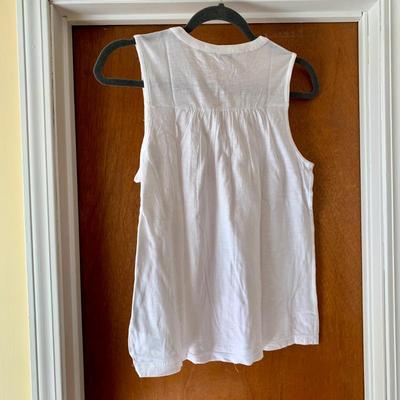 LOT 10 Z: Clothing Collection; Tommy Bahama, Jones New York, Lucy & Laurel, & Lucky Brand