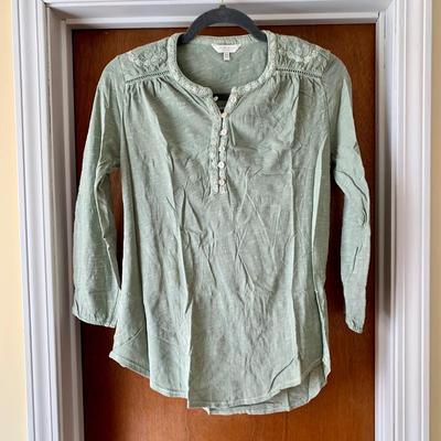 LOT 10 Z: Clothing Collection; Tommy Bahama, Jones New York, Lucy & Laurel, & Lucky Brand